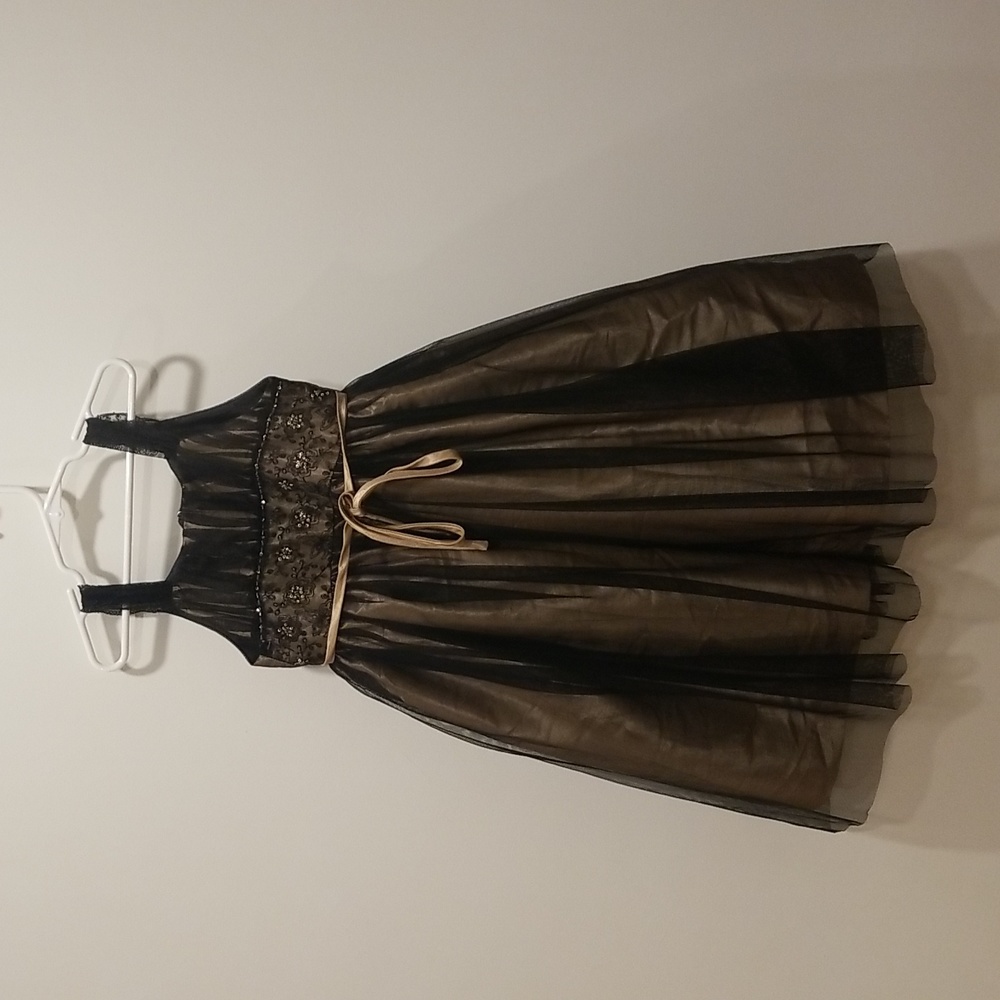 Isobella & Chloe formal gown